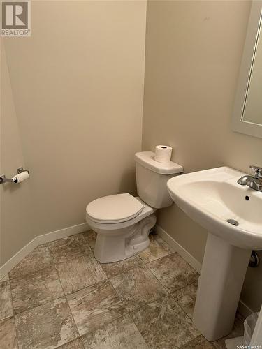 70 5601 Aerodrome Road, Regina, SK - Indoor Photo Showing Bathroom