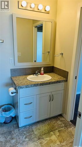 70 5601 Aerodrome Road, Regina, SK - Indoor Photo Showing Bathroom