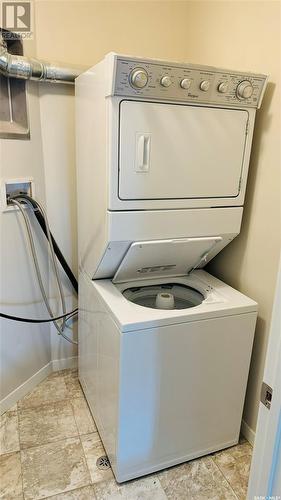 70 5601 Aerodrome Road, Regina, SK - Indoor Photo Showing Laundry Room