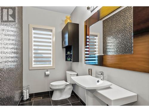 1749 Birkenhead Place, Kamloops, BC - Indoor Photo Showing Bathroom