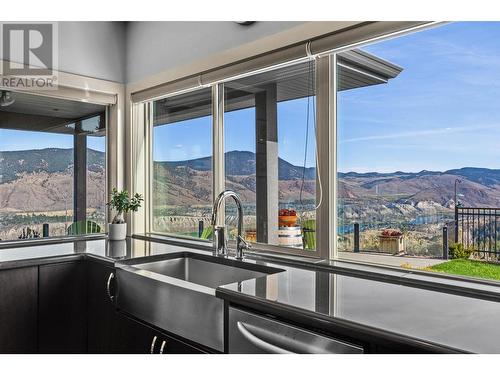 1749 Birkenhead Place, Kamloops, BC - Indoor Photo Showing Kitchen With Double Sink