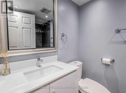 504 - 325 Webb Drive, Mississauga, ON - Indoor Photo Showing Bathroom