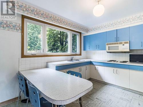 29 Stonegate Road, Toronto, ON - Indoor Photo Showing Kitchen