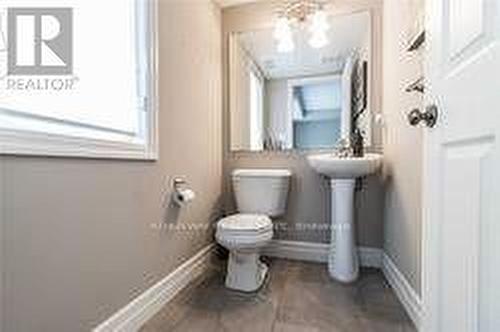 15 - 275 Old Huron Road E, Kitchener, ON - Indoor Photo Showing Bathroom