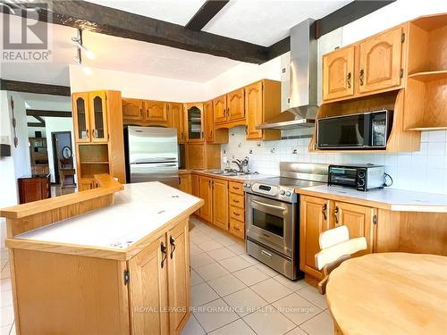 2750 Front Road E, Prescott And Russell, ON - Indoor Photo Showing Kitchen With Double Sink