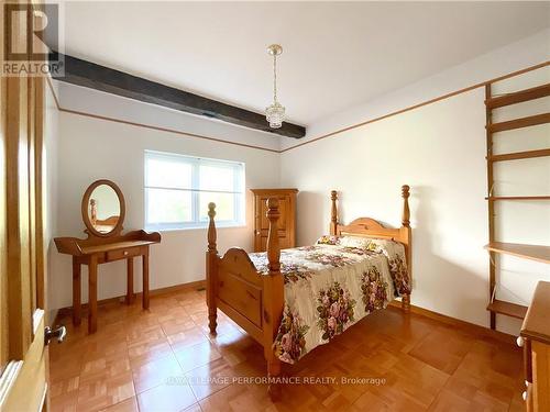 2750 Front Road E, Prescott And Russell, ON - Indoor Photo Showing Bedroom