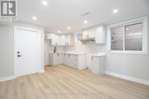 6 - 90 Alderson Drive, Cambridge, ON - Indoor Photo Showing Kitchen