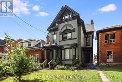 233 VICTORIA AVENUE N  Hamilton, ON L8L 5G3