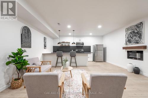 3520 Grand Oak Crossing E, London, ON - Indoor Photo Showing Living Room