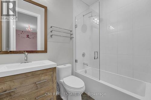 75 Kenilworth Avenue, Toronto, ON - Indoor Photo Showing Bathroom