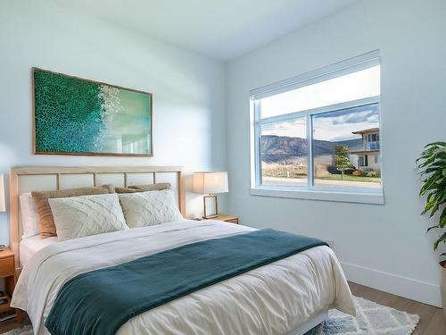 184 Holloway Drive, Kamloops, BC - Indoor Photo Showing Bedroom