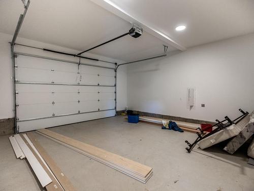 184 Holloway Drive, Kamloops, BC - Indoor Photo Showing Garage