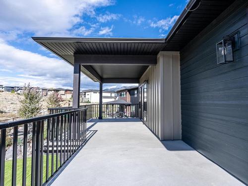 184 Holloway Drive, Kamloops, BC - Outdoor With Exterior