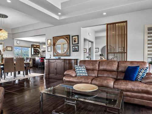 1749 Birkenhead Place, Kamloops, BC - Indoor Photo Showing Living Room