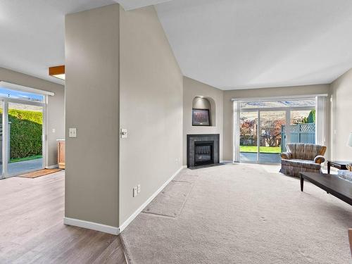 76-650 Harrington Rd, Kamloops, BC - Indoor With Fireplace