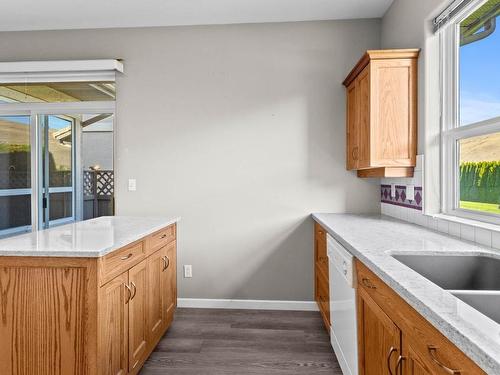 76-650 Harrington Rd, Kamloops, BC - Indoor Photo Showing Kitchen