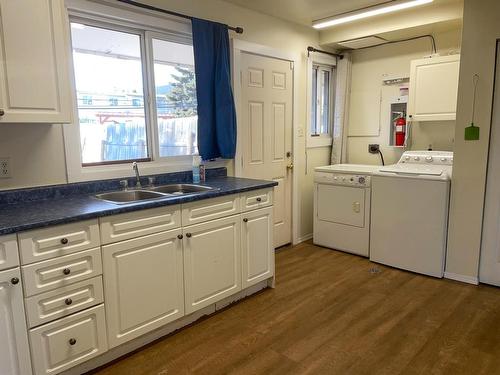 1851 Menzies Street, Merritt, BC - Indoor Photo Showing Laundry Room