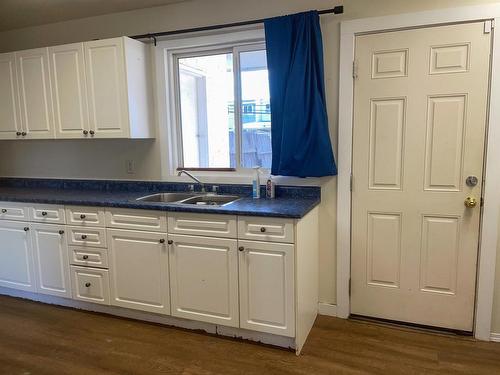 1851 Menzies Street, Merritt, BC - Indoor Photo Showing Kitchen With Double Sink