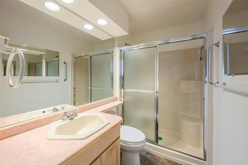 72-3333 South Main Street, Penticton, BC - Indoor Photo Showing Bathroom