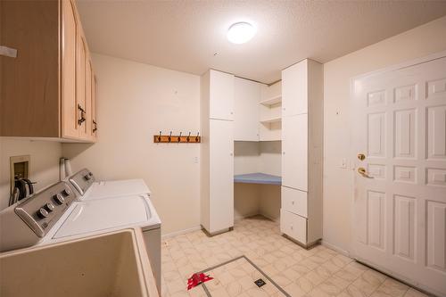 72-3333 South Main Street, Penticton, BC - Indoor Photo Showing Laundry Room