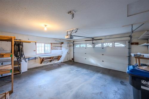 72-3333 South Main Street, Penticton, BC - Indoor Photo Showing Garage