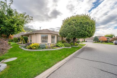 72-3333 South Main Street, Penticton, BC - Outdoor