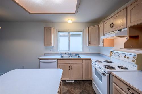 72-3333 South Main Street, Penticton, BC - Indoor Photo Showing Kitchen With Double Sink