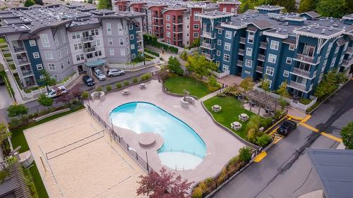 202-571 Yates Road, Kelowna, BC - Outdoor