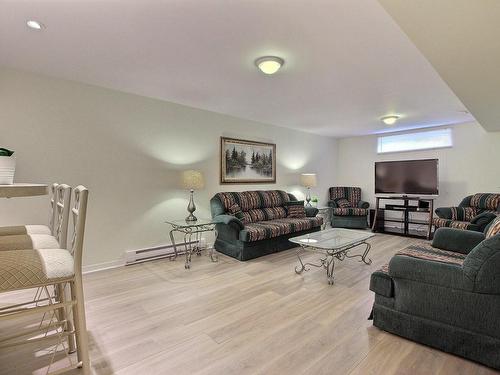 Salle familiale - 3930 Place Miron, Brossard, QC - Indoor Photo Showing Living Room