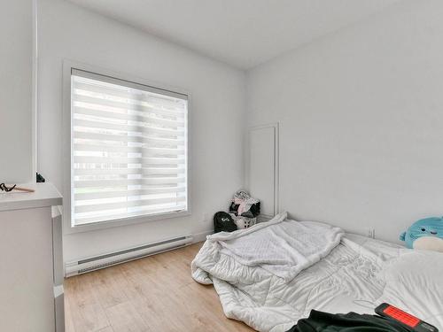 Chambre Ã Â coucher - 8360 Rue St-Jacques, Mirabel, QC - Indoor Photo Showing Bedroom