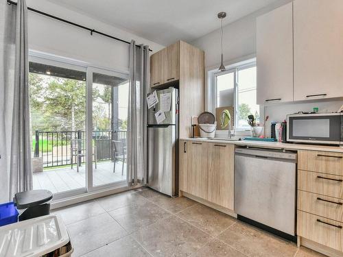 Kitchen - 8360 Rue St-Jacques, Mirabel, QC - Indoor Photo Showing Kitchen