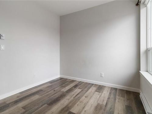 303-1515 Redfern St, Victoria, BC - Indoor Photo Showing Other Room