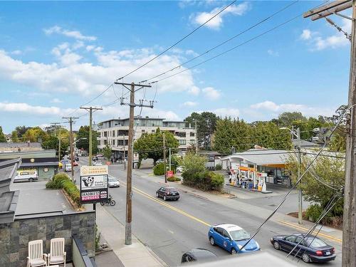 303-1515 Redfern St, Victoria, BC - Outdoor With View