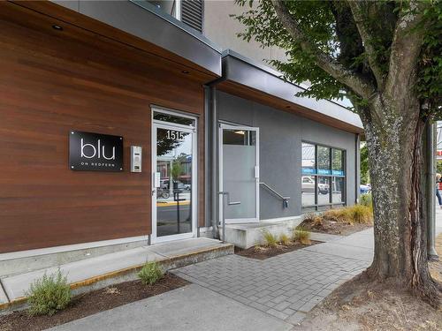 303-1515 Redfern St, Victoria, BC - Outdoor