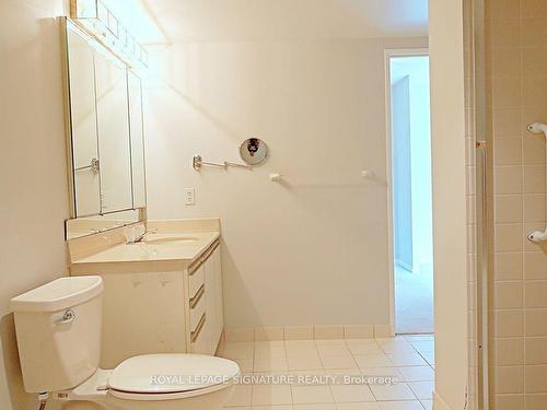 405-3 Concorde Pl, Toronto, ON - Indoor Photo Showing Bathroom