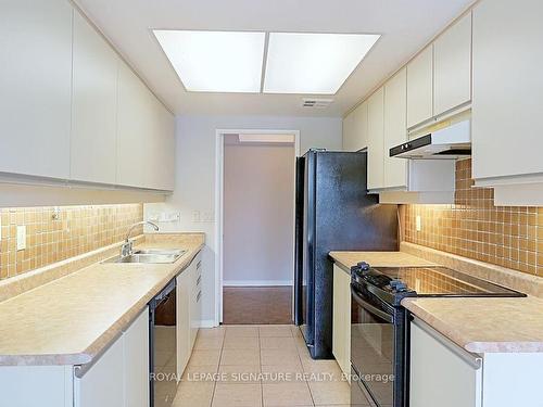 405-3 Concorde Pl, Toronto, ON - Indoor Photo Showing Kitchen With Double Sink