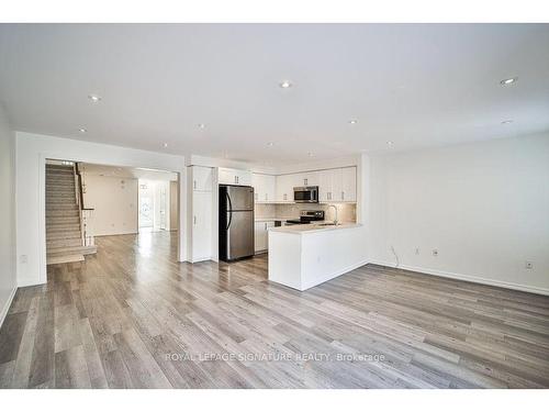 3875 Skyview St, Mississauga, ON - Indoor Photo Showing Kitchen