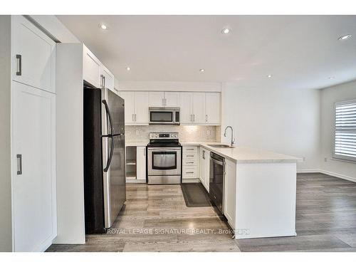 3875 Skyview St, Mississauga, ON - Indoor Photo Showing Kitchen With Stainless Steel Kitchen