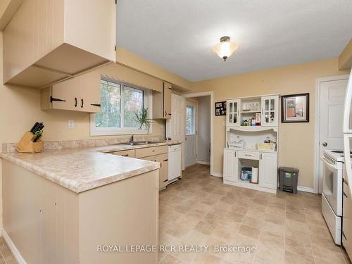 953371 7Th Line, Mono, ON - Indoor Photo Showing Kitchen With Double Sink