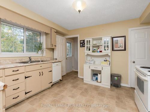 953371 7Th Line, Mono, ON - Indoor Photo Showing Kitchen With Double Sink