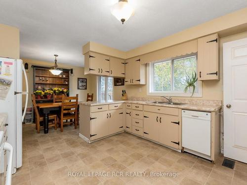 953371 7Th Line, Mono, ON - Indoor Photo Showing Kitchen With Double Sink