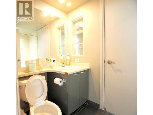 1068 Hornby Street, Vancouver, BC - Indoor Photo Showing Bathroom