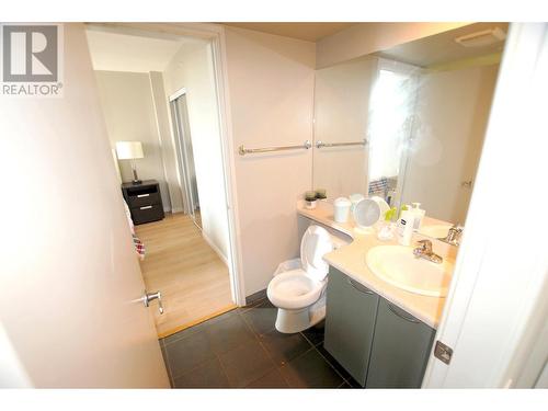 1068 Hornby Street, Vancouver, BC - Indoor Photo Showing Bathroom