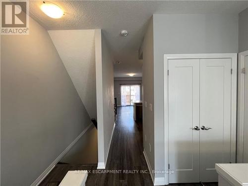 18 Aqua Lane, Hamilton, ON - Indoor Photo Showing Other Room