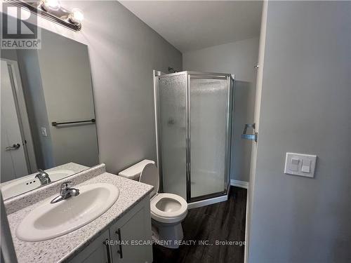 18 Aqua Lane, Hamilton, ON - Indoor Photo Showing Bathroom