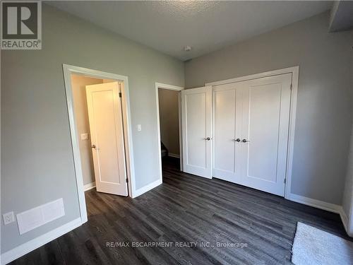 18 Aqua Lane, Hamilton, ON - Indoor Photo Showing Other Room