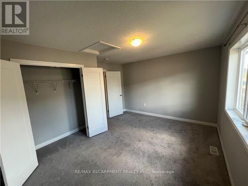 18 Aqua Lane, Hamilton, ON - Indoor Photo Showing Other Room