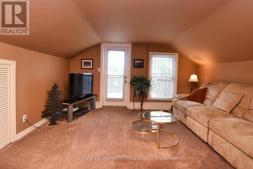 152 Homewood Avenue, Hamilton, ON - Indoor Photo Showing Living Room