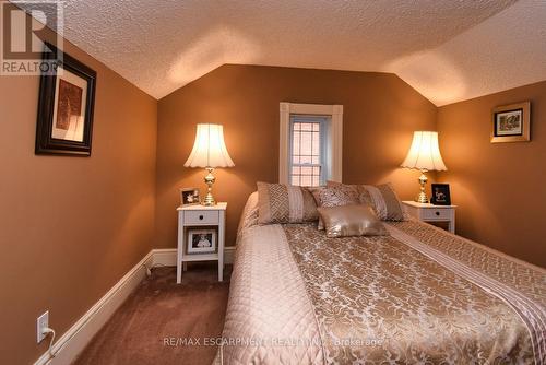 152 Homewood Avenue, Hamilton, ON - Indoor Photo Showing Bedroom