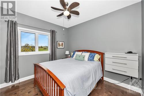 2309 Principale Street, Alfred And Plantagenet, ON - Indoor Photo Showing Bedroom